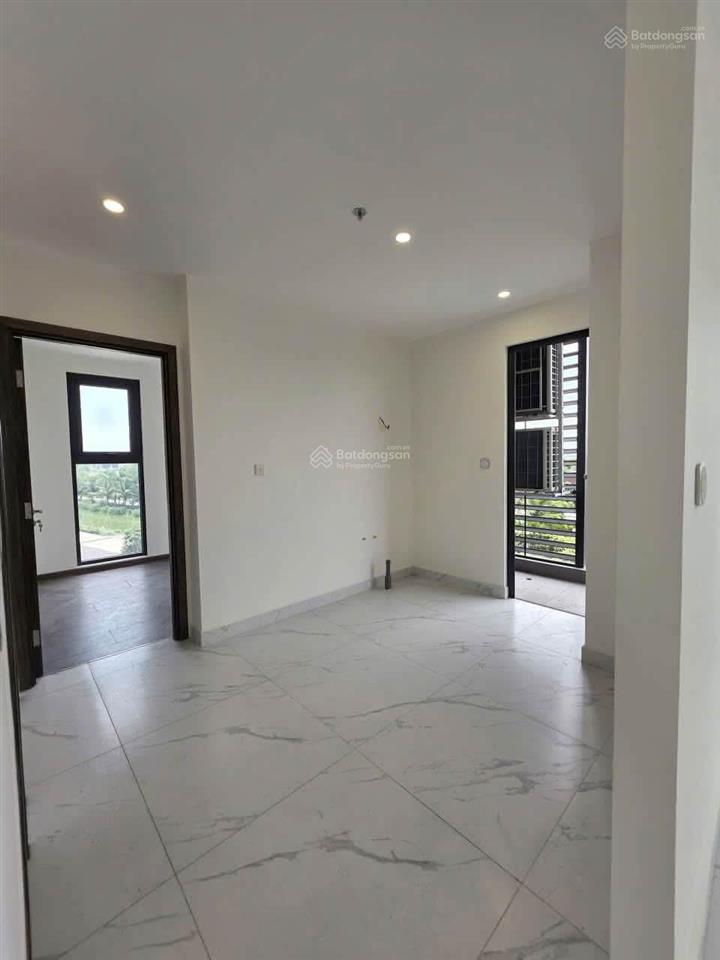 Chính chủ cho thuê căn 2pn be6 nhà trống, giá tốt trong vinhomes, phân khu cao cấp ở dự án
