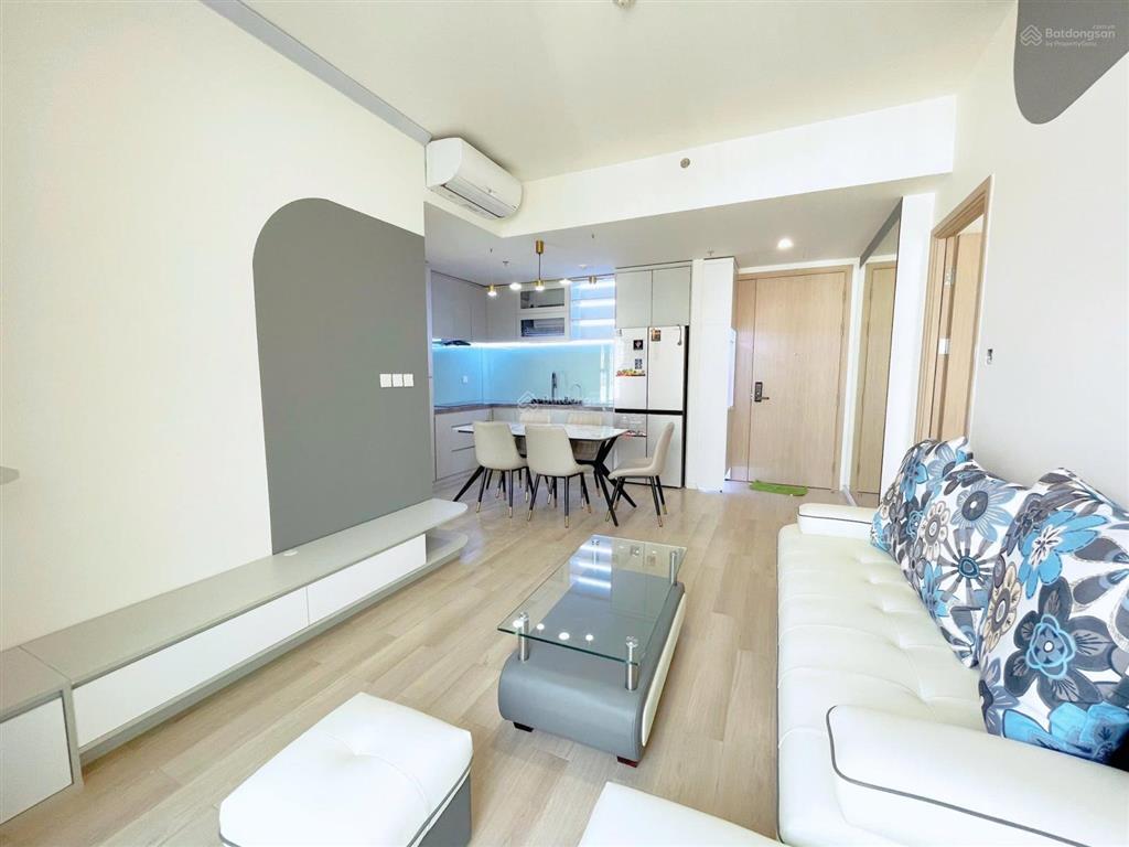 Chính chủ cho thuê căn 2pn mcp, tòa a ngay vincom, giá chỉ 9tr/tháng, nhà bếp rèm