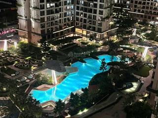 Chính chủ cho thuê căn 2pn mcp, tòa a ngay vincom, giá chỉ 9tr/tháng, nhà bếp rèm