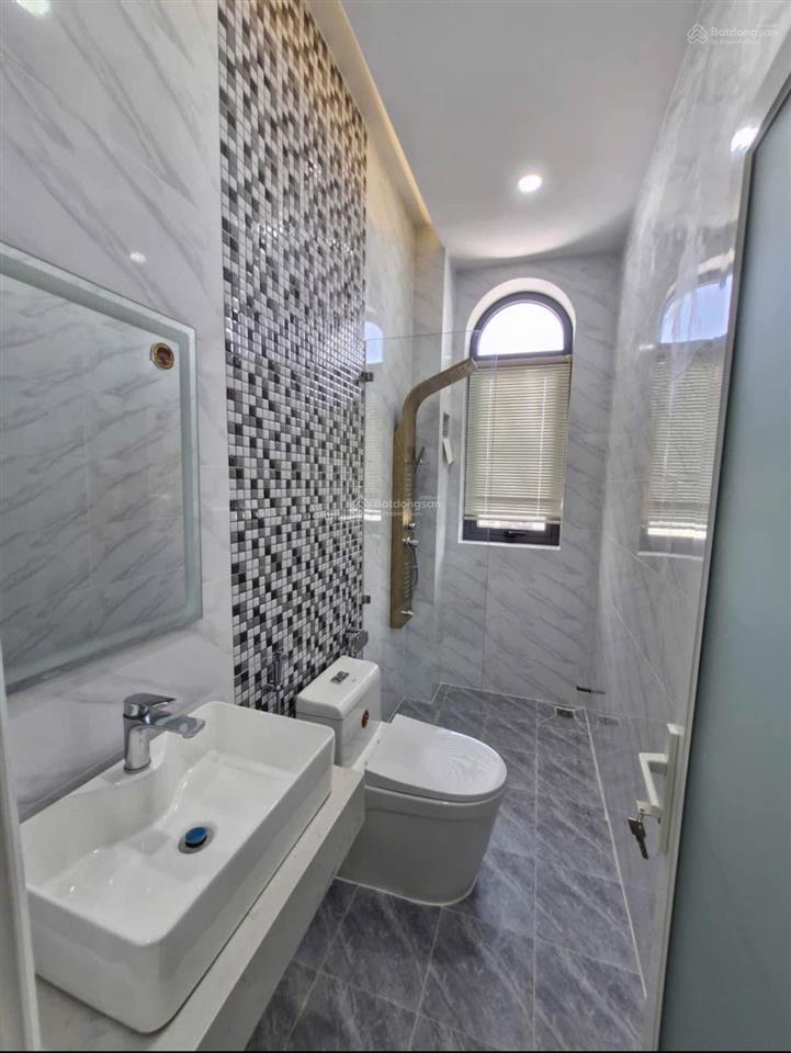 Căn 2pn de la sol 84,84m², nội thất cơ bản  giá 9,9 tỷ (bao toàn bộ chi phí)