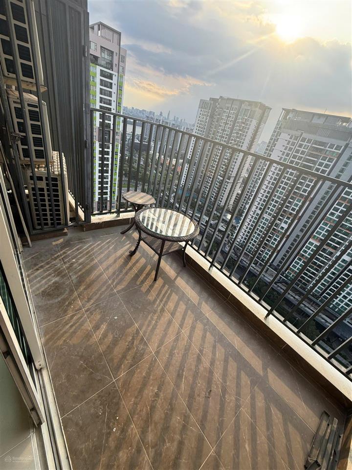 Cho thuê căn hộ 3pn vista verde 133m² full nội thất  nhà mới sơn sửa đẹp  giá 33 triệu