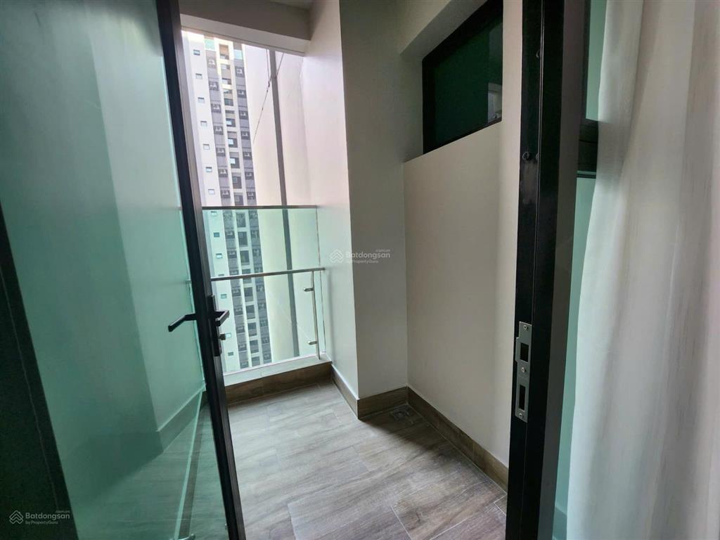 Bán gấp căn 2pn de la sol 84,84m², nội thất cơ bản  giá 9,9 tỷ (bao toàn bộ chi p