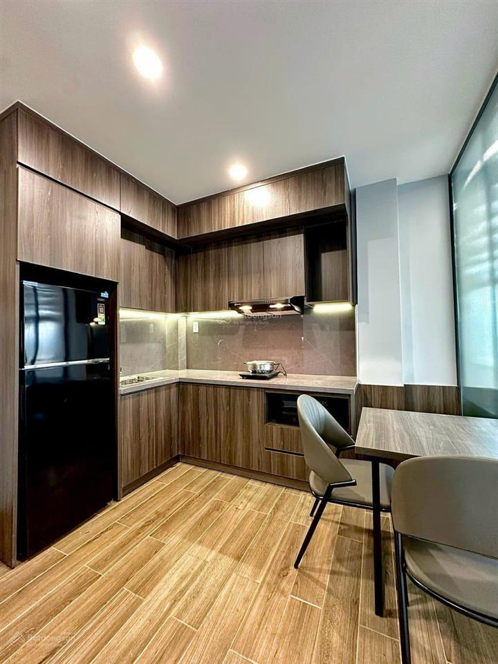Căn hộ dịch vụ tách bếp full nội thất máy giặt riêng ngay âu cơ
