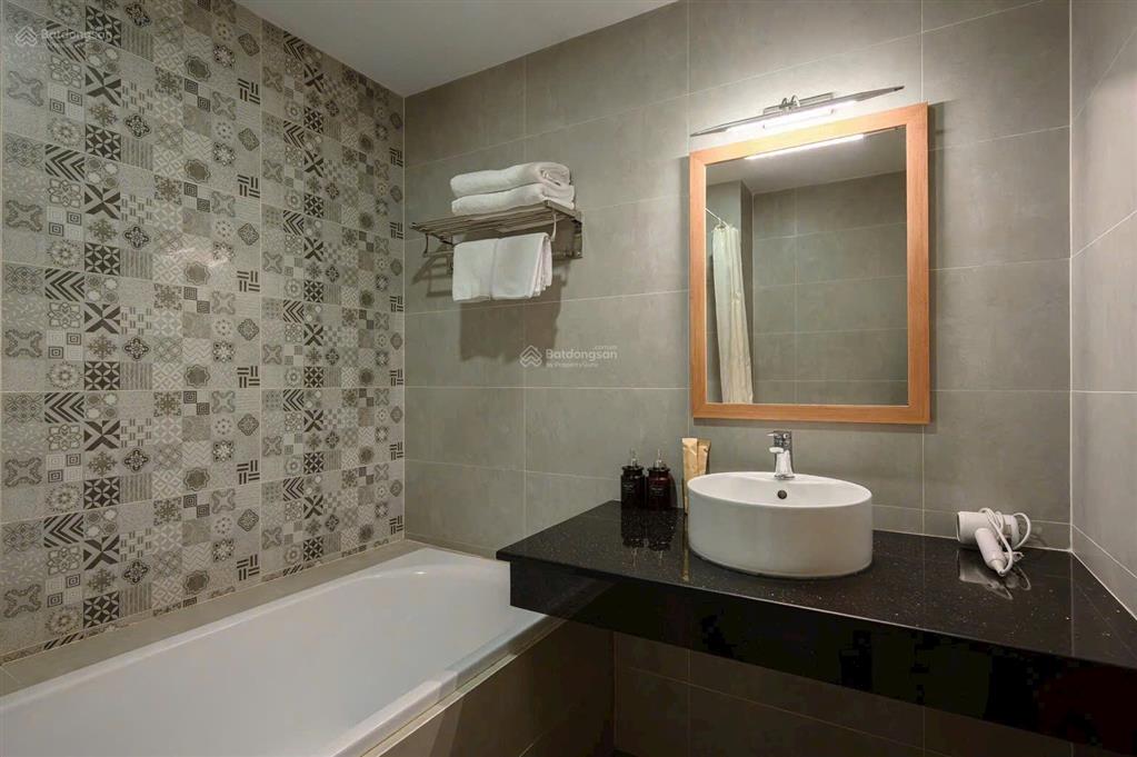 Cho thuê căn hộ dịch vụ 1pn 1pk full tiện nghi ngay trung tâm q3 giáp phú nhuận ngay cầu lê văn sỹ