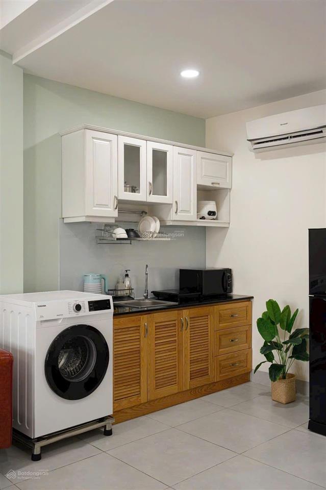 Cho thuê căn hộ dịch vụ 1pn 1pk full tiện nghi ngay trung tâm q3 giáp phú nhuận ngay cầu lê văn sỹ