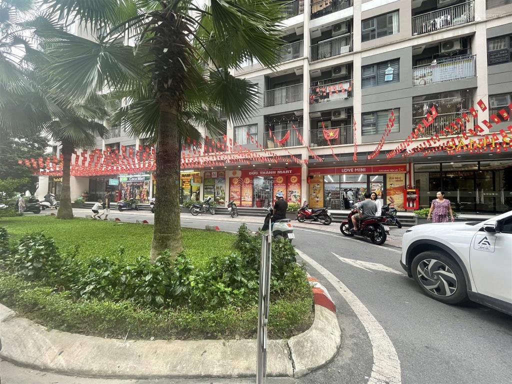 Bán shop chân đế chung cư sẵn dòng tiền thuê 40tr/th, 9,3 tỷ