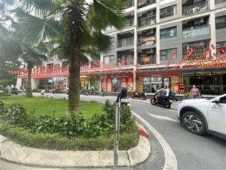 Bán shop chân đế chung cư sẵn dòng tiền thuê 40tr/th, 9,3 tỷ