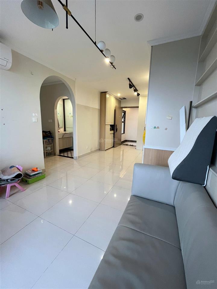 Bán căn 3pn 3,75 tỷ, 82m2 có nội thất view sông vinhomes grand park