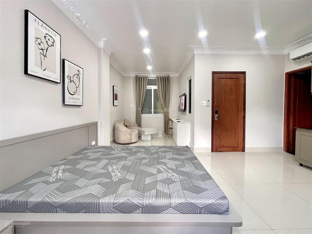 Cho thuê căn hộ cao cấp gần sân bay, view nhìn ra công viên gia định