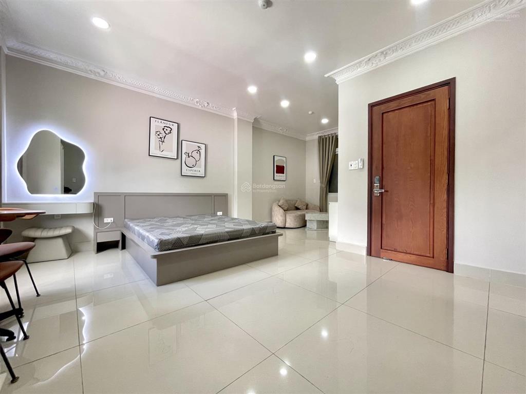 Cho thuê căn hộ cao cấp gần sân bay, view nhìn ra công viên gia định