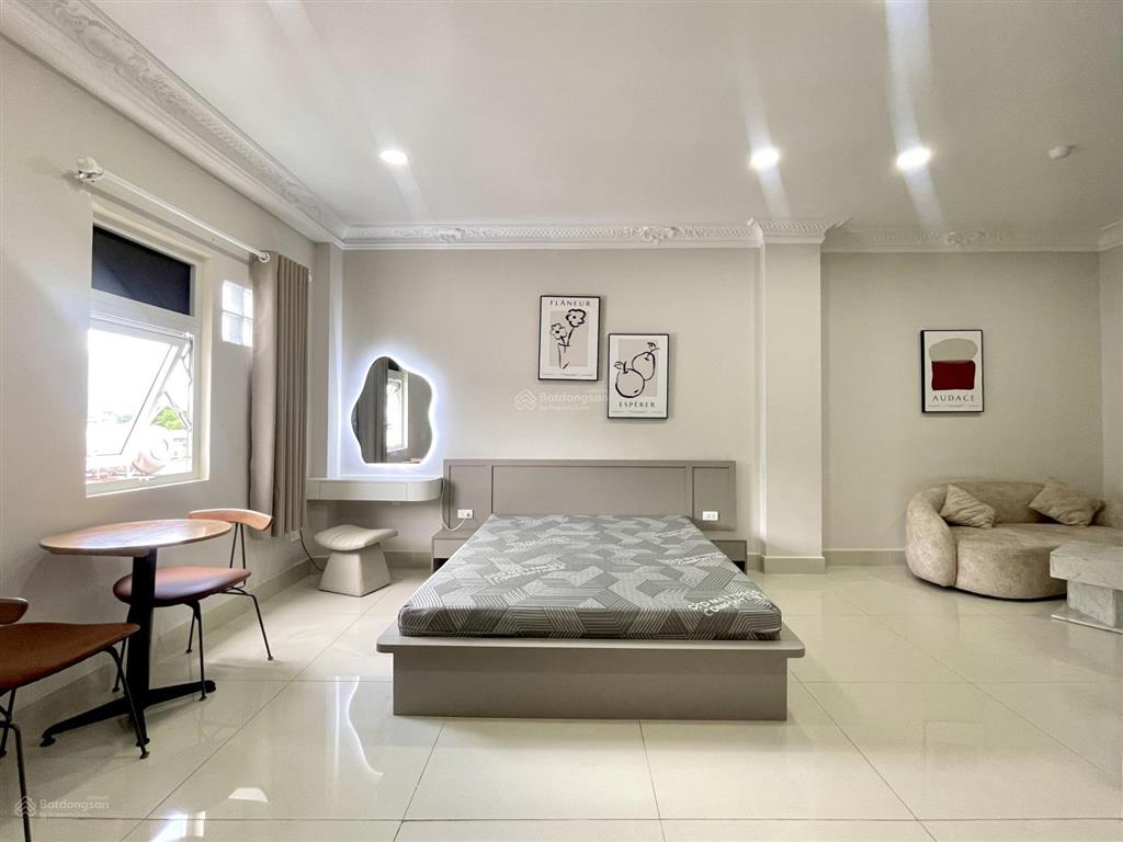 Cho thuê căn hộ cao cấp gần sân bay, view nhìn ra công viên gia định