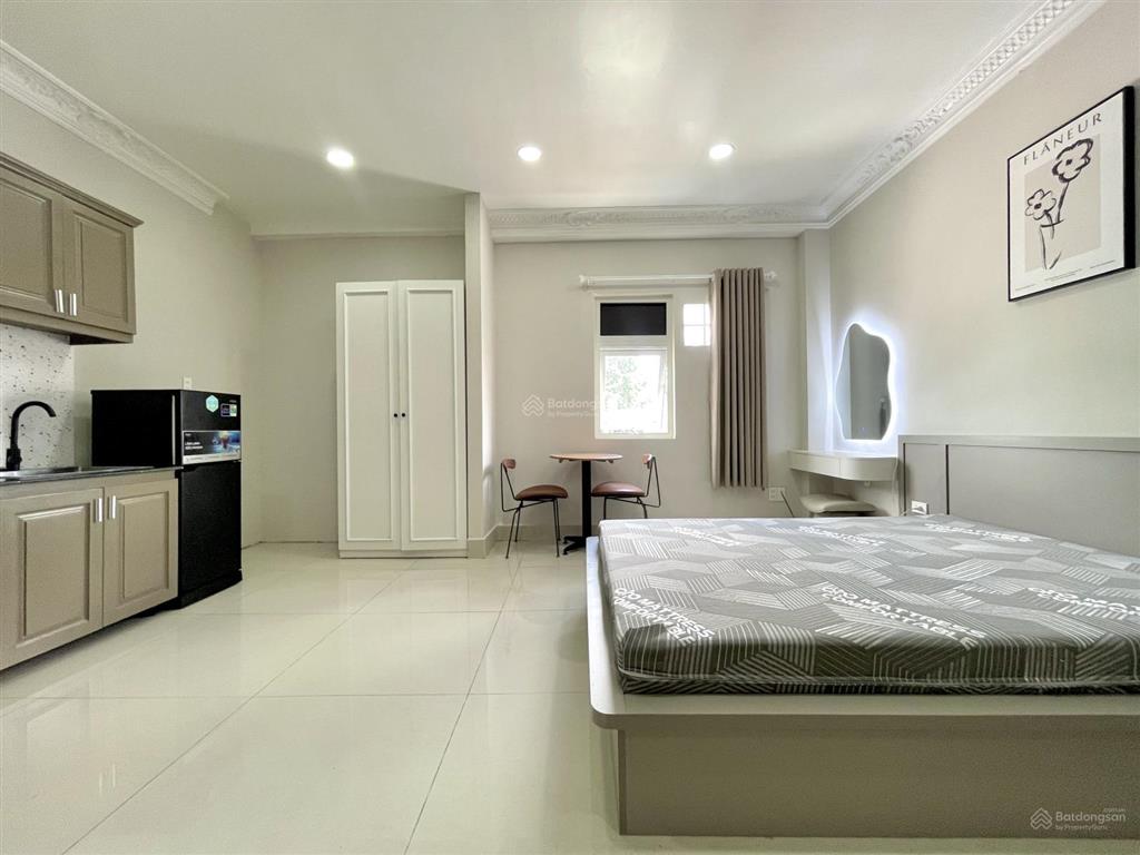 Cho thuê căn hộ cao cấp gần sân bay, view nhìn ra công viên gia định