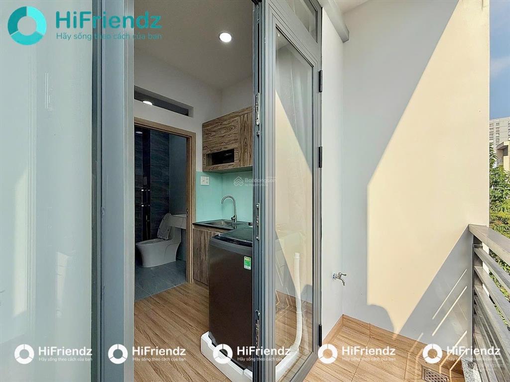 Cho thuê căn hộ ban công full nội thất mới gần nhà ga t3 và etown cộng hoà