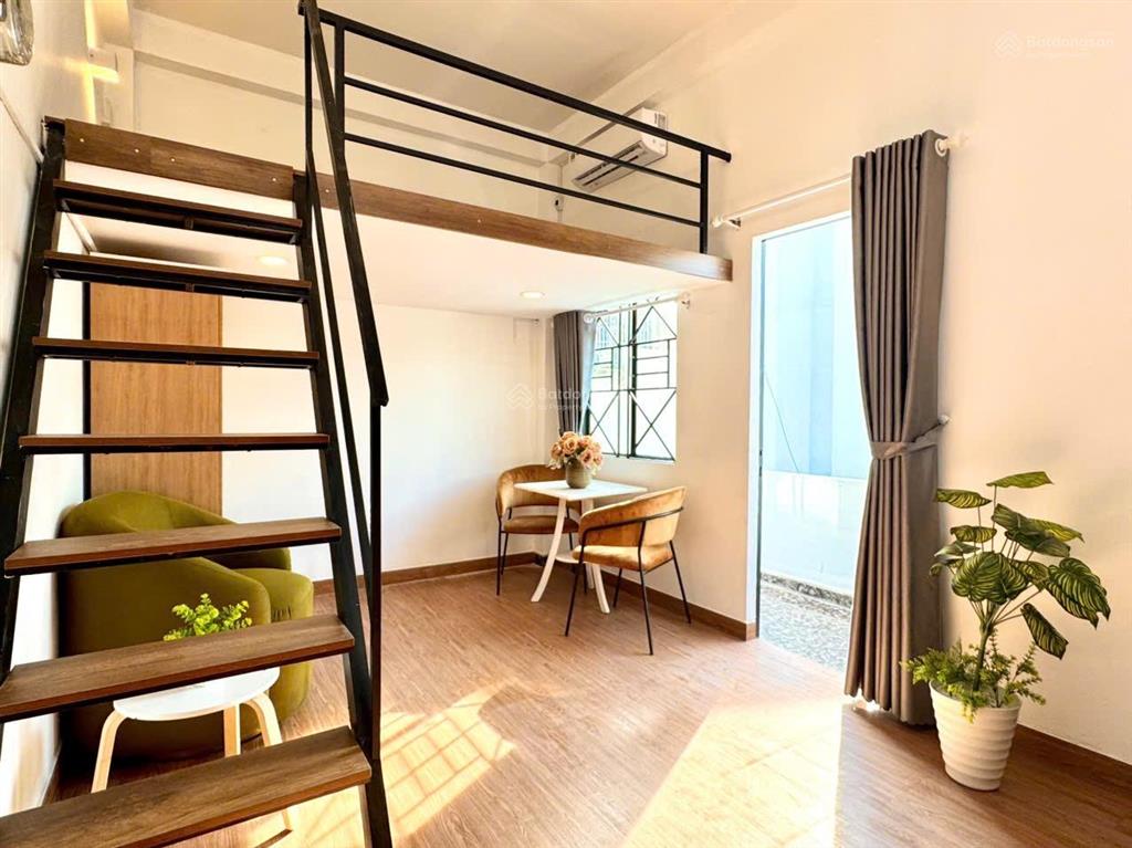 Cho thuê căn hộ duplex ban công full nội thất hẻm xe hơi bắc hải quận 10 gần lý tự trọng