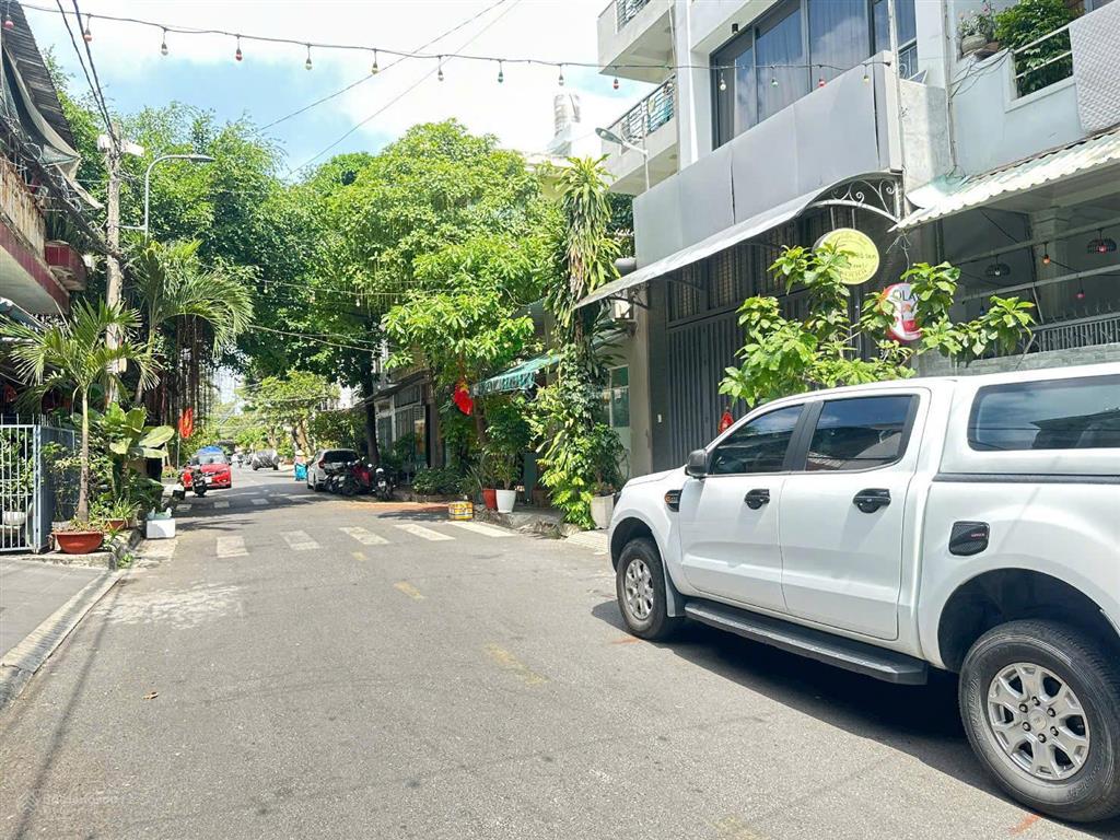Bán dãy nhà trọ hxh 6m thông lê thị hồng p17 gv.dt5.1x18m.gía12.8 tỷ tl. 0855*400*684 hương