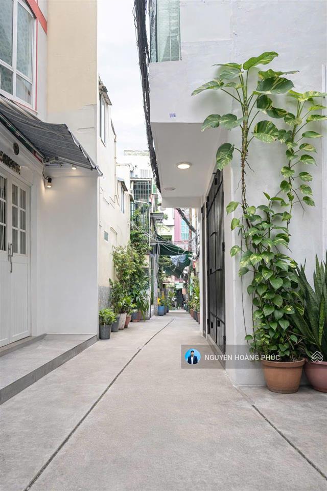 Bán nhà góc 2 mặt hẻm vip, khu 391 trần hưng đạo quận 1, dt 4x8m, 2 tầng, giá chỉ 5.5 tỷ