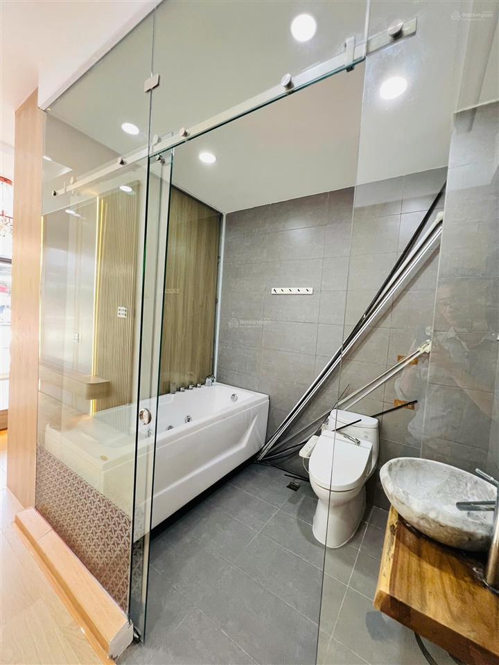 Bán nhà hẻm xe tải nhỏ cách mạng tháng 8  5 tầng có thang máy  dtsd 180m2  giá siêu tốt 8tỷ8