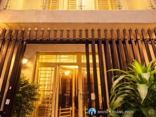 Giảm mạnh từ 11 tỷ, xuồng còn 9.2 tỷ, gấp, bán nhà đường trần quang diệu quận 3, dt 5x13m, 2 tầng