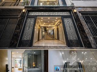 Bán nhà đường cách mạng tháng 8 quận 3, dt 3.5x12m, 5 tầng, thang máy, nhà mới, chỉ 8.9 tỷ