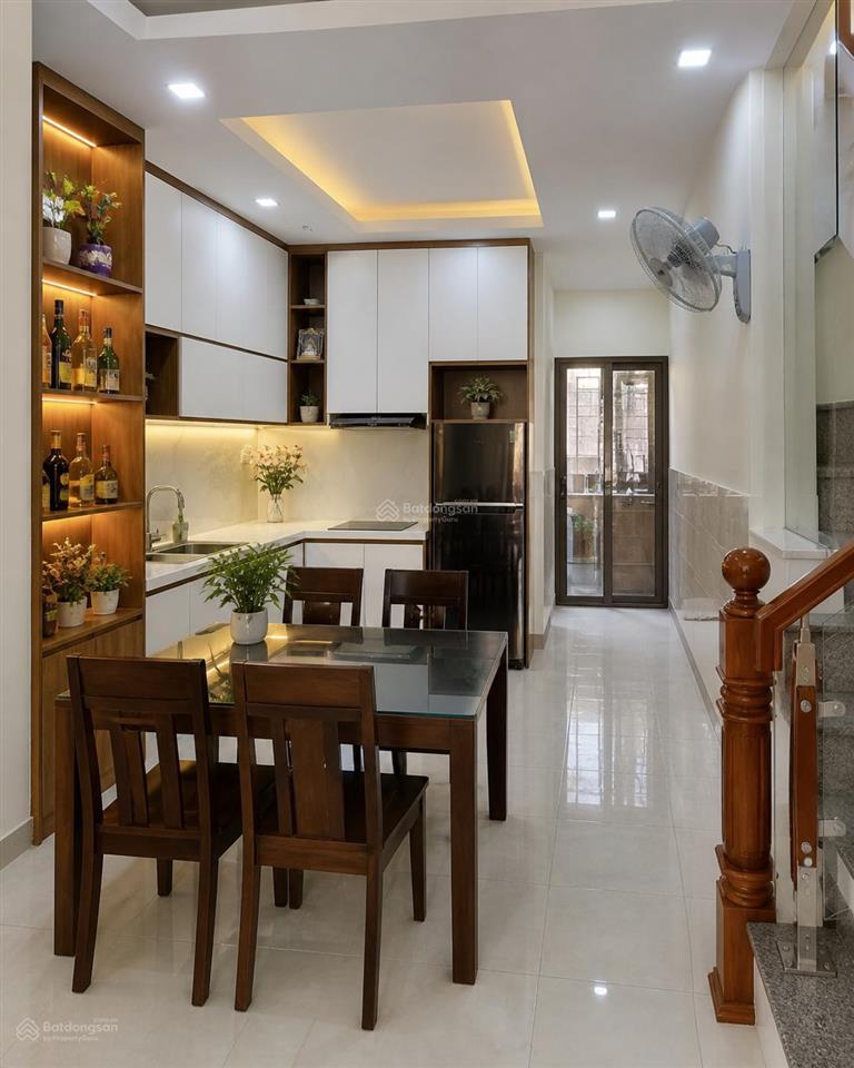 Bán nhà mặt tiền đường huỳnh văn bánh, p12, quận phú nhuận ,dt 4x8m, 5 tầng, giá chỉ 9.8 tỷ