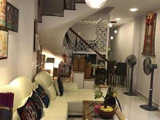Bán gấp nhà q10 hẻm thông 1 trục 4.5m. kết cấu 5 tầng, 8pn. gà đẻ trứng vàng 40tr/tháng. giá 7.8 tỷ