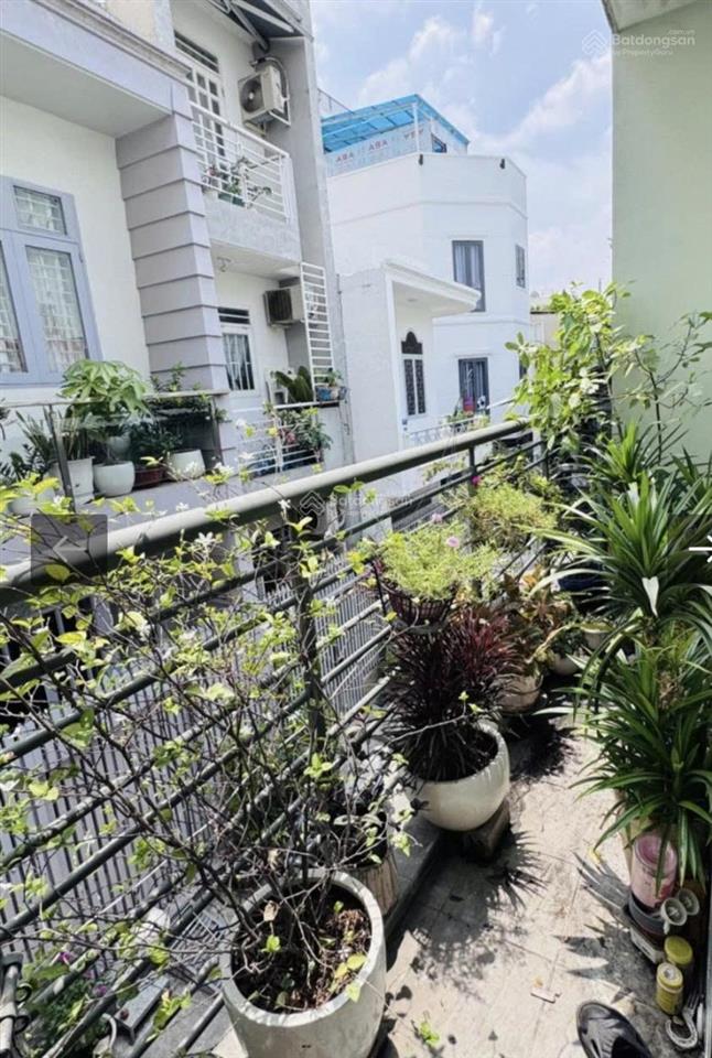 Bán nhà hẻm 4m, cách mặt tiền 30m, đường rạch bùng binh quận 3, dt 4.2x12m, 2 tầng, chỉ 7.8 tỷ