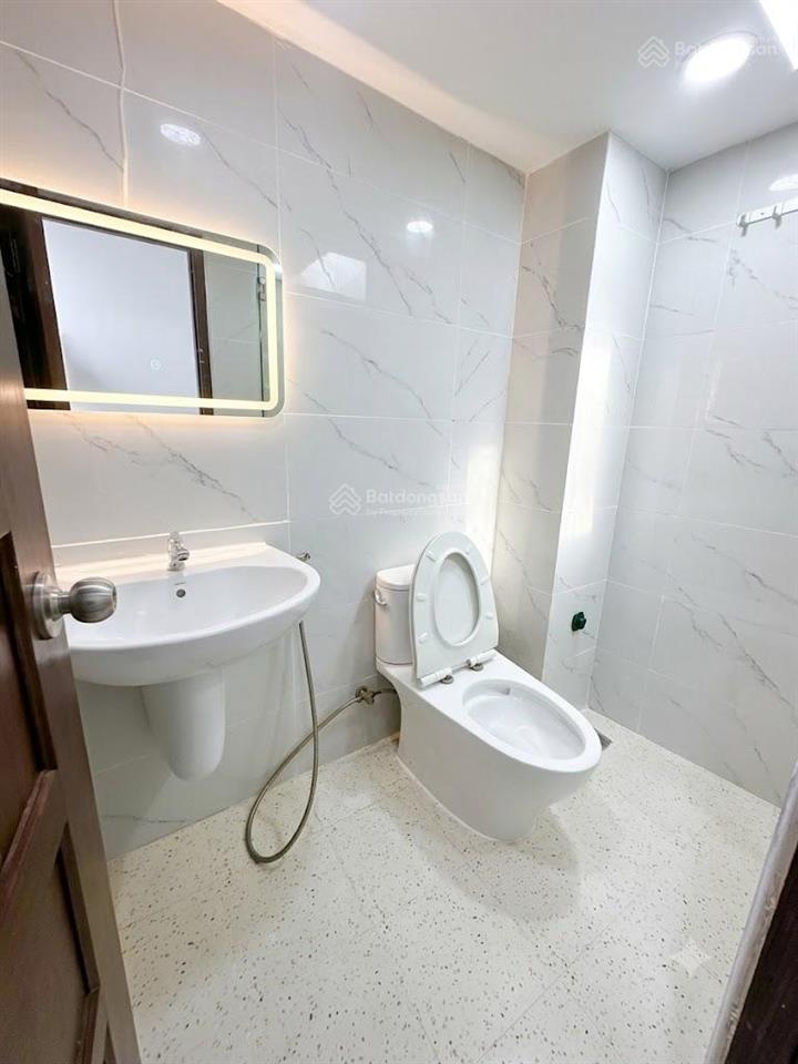 Bán nhà hẻm trải nhựa, cách mặt tiền 10m, đường hoàng sa quận 1, dt 3.3 x 12m, 2 tầng, chỉ 6.2 tỷ