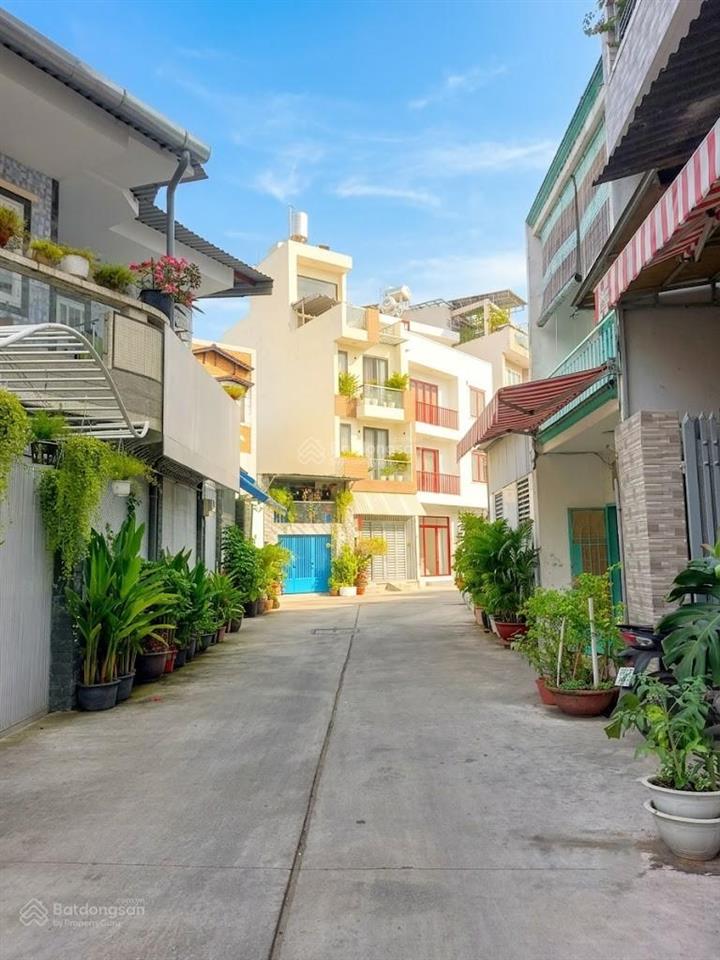 Bán nhà nội khu trần nhật duật  nguyễn văn nguyễn quận 1, dt 4.2x9m, 4 tầng, căn góc chỉ 6.9 tỷ