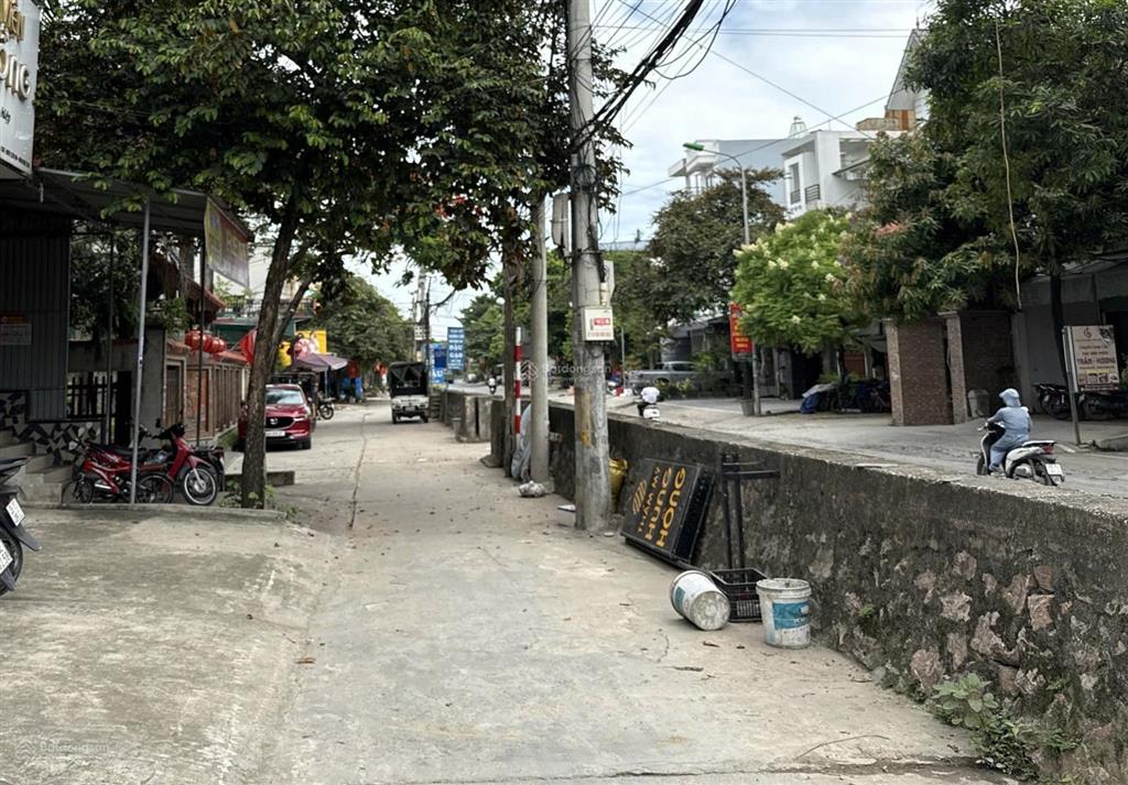 Chính chủ cần bán nhà mặt phố ql 21