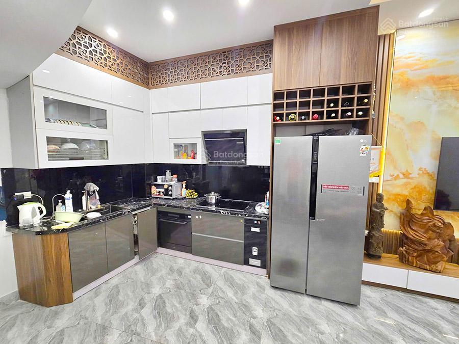 Hiếm  nhà hai bà trưng dân xây 3pn, 2 thoáng, ban công, vf3 tận cửa, mặt tiền 4,2m|dt 33m2, 9,9tỷ