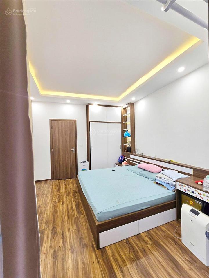 Hiếm  nhà hai bà trưng dân xây 3pn, 2 thoáng, ban công, vf3 tận cửa, mặt tiền 4,2m|dt 33m2, 9,9tỷ