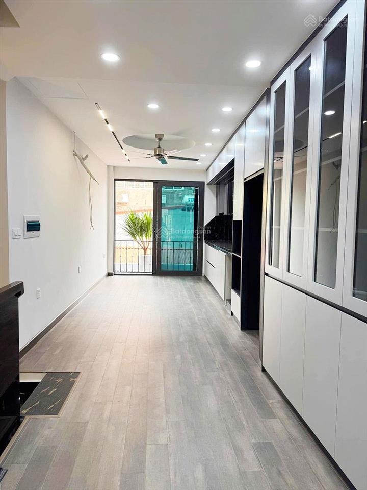 Nhà lò đúc 6 tầng thang máy, đẹp như khách sạn 5 sao, 10m ra mp cho thuê tốt15,5 tỷ