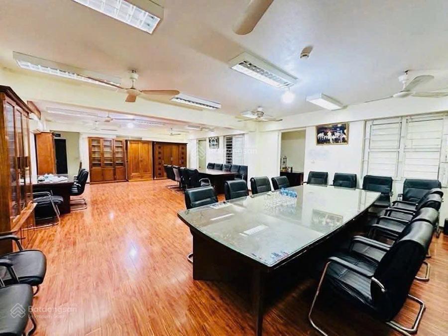 Giảm chào 4 tỷ tòa văn phòng 7 tầng đỗ nhuận, cạnh ngoại giao đoàn, ô tô tải tránh