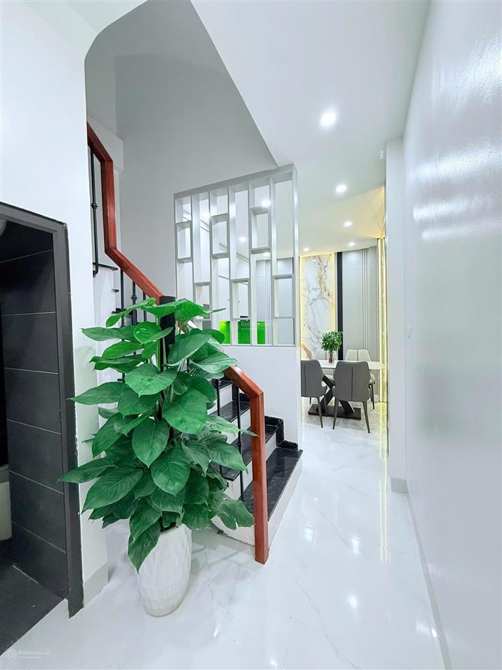 Chính chủ bán nhà hai bà trưng lô góc đẹp 3pn nội thất xịn, nở hậu|dt40m2x4t9,2tỷ