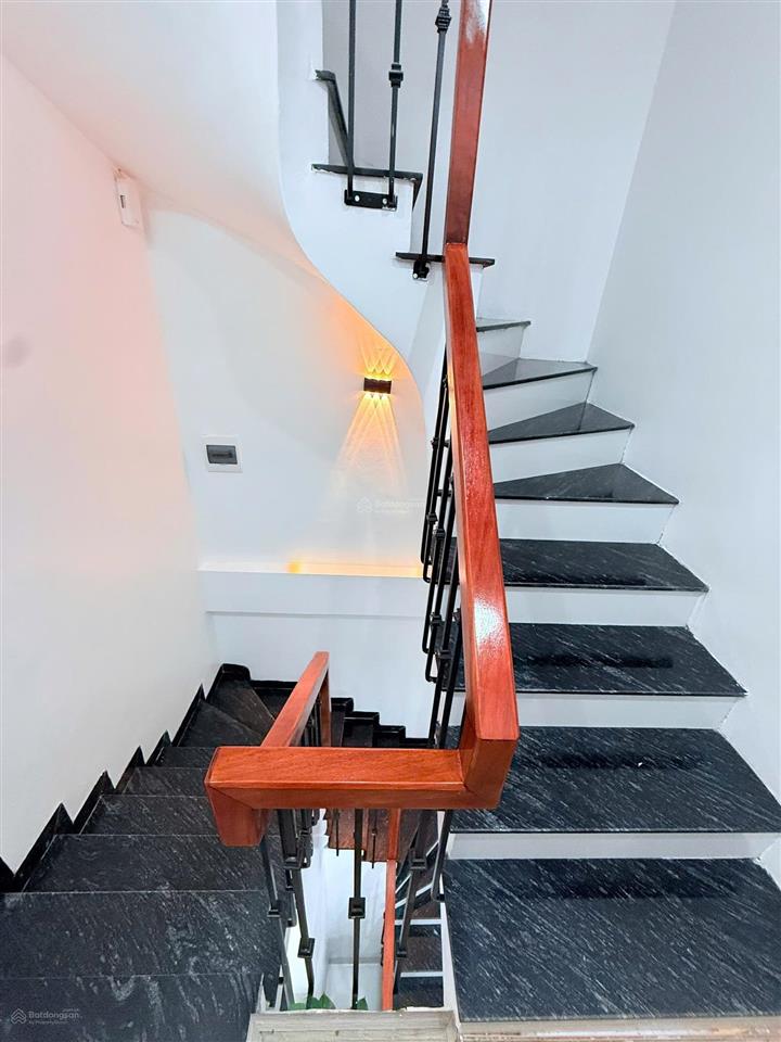Chính chủ bán nhà hai bà trưng lô góc đẹp 3pn nội thất xịn, nở hậu|dt40m2x4t9,2tỷ