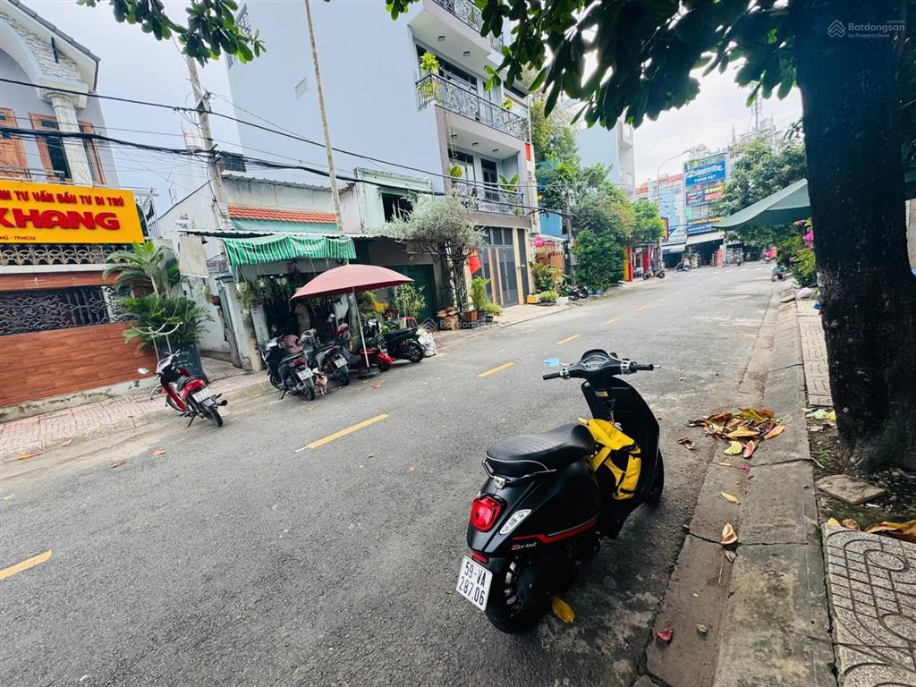Bán nhà mặt tiền đường lê lâm, phường phú thạnh, tân phú ngang 5,2mx19m đẹp giá 11 tỷ