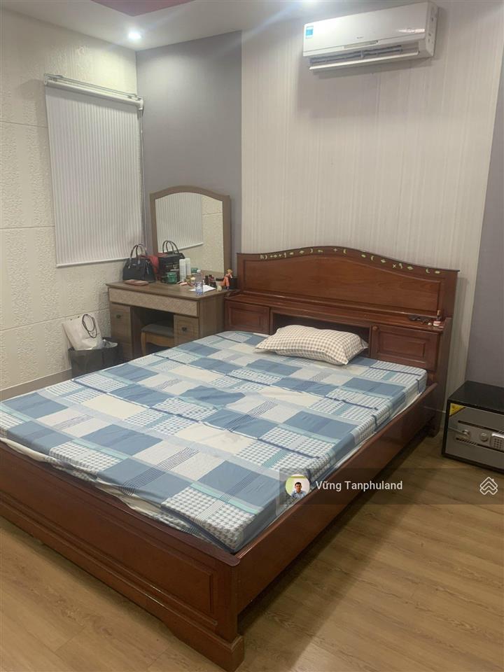 Bán nhà đường lê sát, tân phú hẻm 8m xe hơi 3 lầu 4mx25m 10.x tỷ