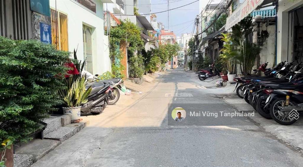 Bán nhà mới đường thoại ngọc hầu, phường phú thạnh, quận tân phú. 4mx20m, 3 lầu, giá 10.x tỷ