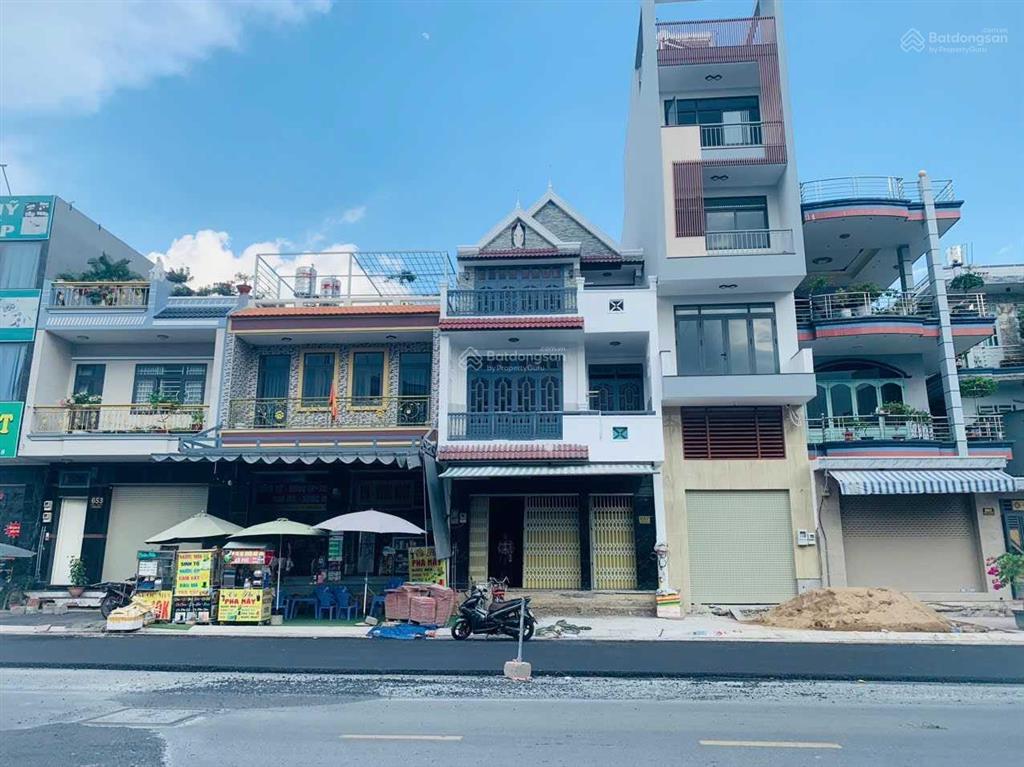 Bán nhà mới đường thoại ngọc hầu, phường phú thạnh, quận tân phú. 4mx20m, 3 lầu, giá 10.x tỷ