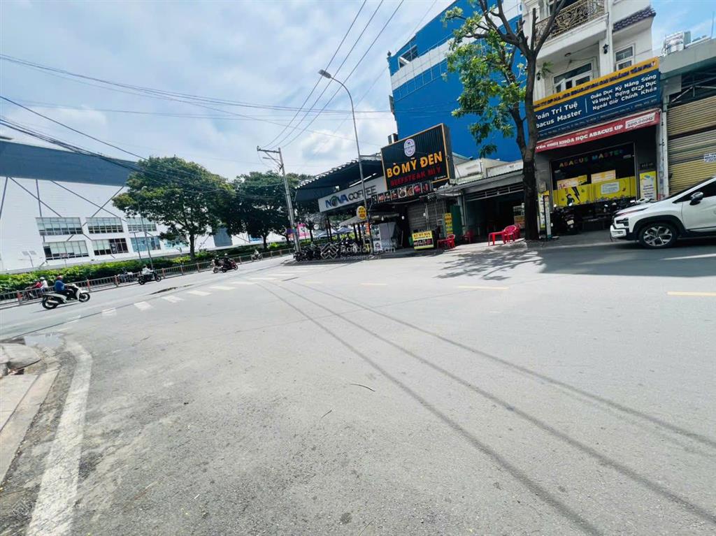 Bán nhà đường 20m tân kỳ tân quý đối diện siêu thị aeon mall  5,2mx18m  giá 16 tỷ