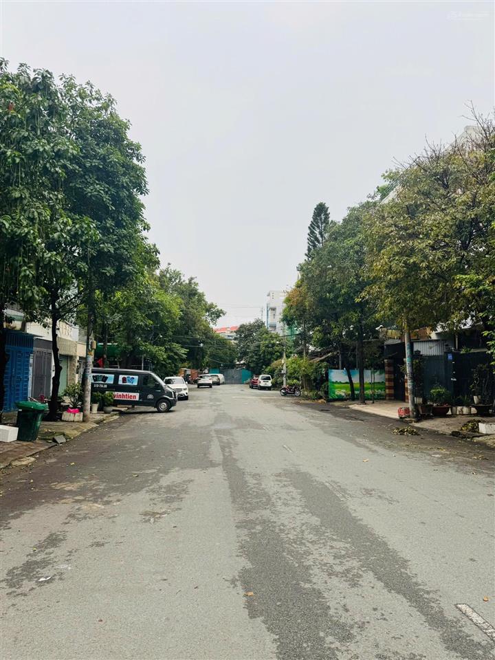 Bán nhà đường 20m tân sơn nhì, phường tân sơn nhì, quận tân phú, 8mx22m, 3 lầu, giá 23 tỷ