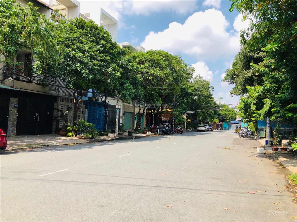 Bán nhà đường 20m tân sơn nhì, phường tân sơn nhì, quận tân phú, 8mx22m, 3 lầu, giá 23 tỷ