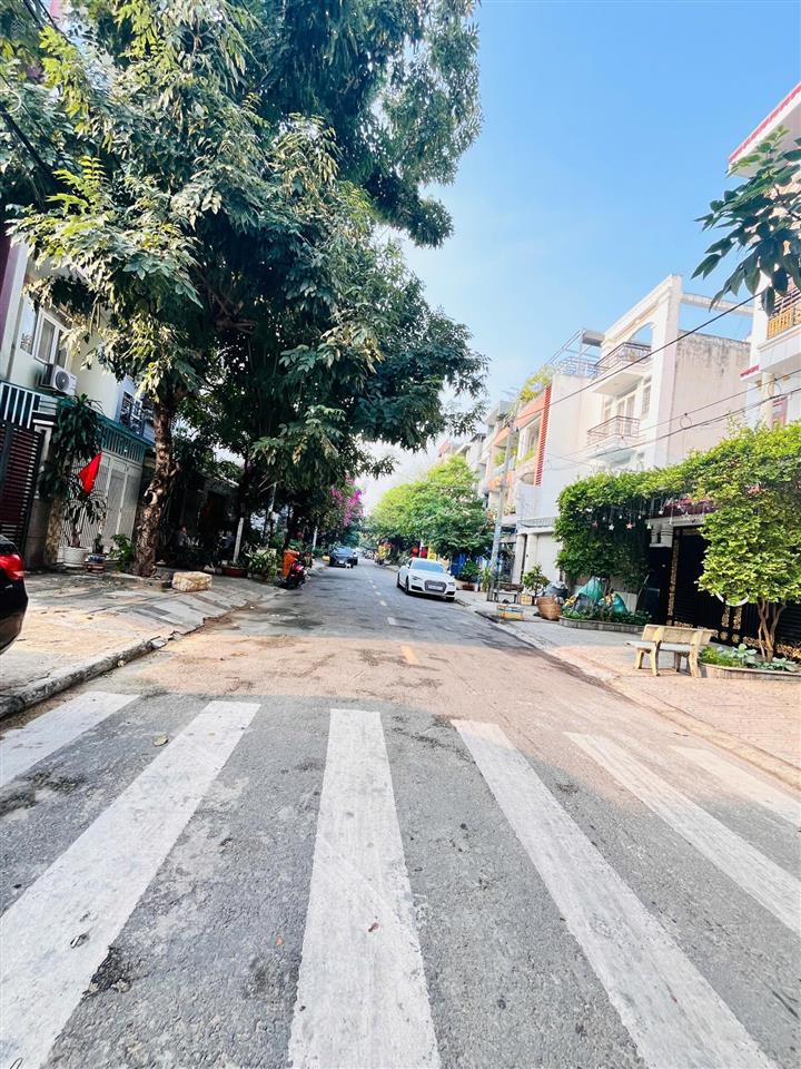 Bán nhà mặt tiền dc11 sơn kỳ  ngang khủng 5m  vị trí kinh doanh đa ngành  giá chỉ 9.6 tỷ