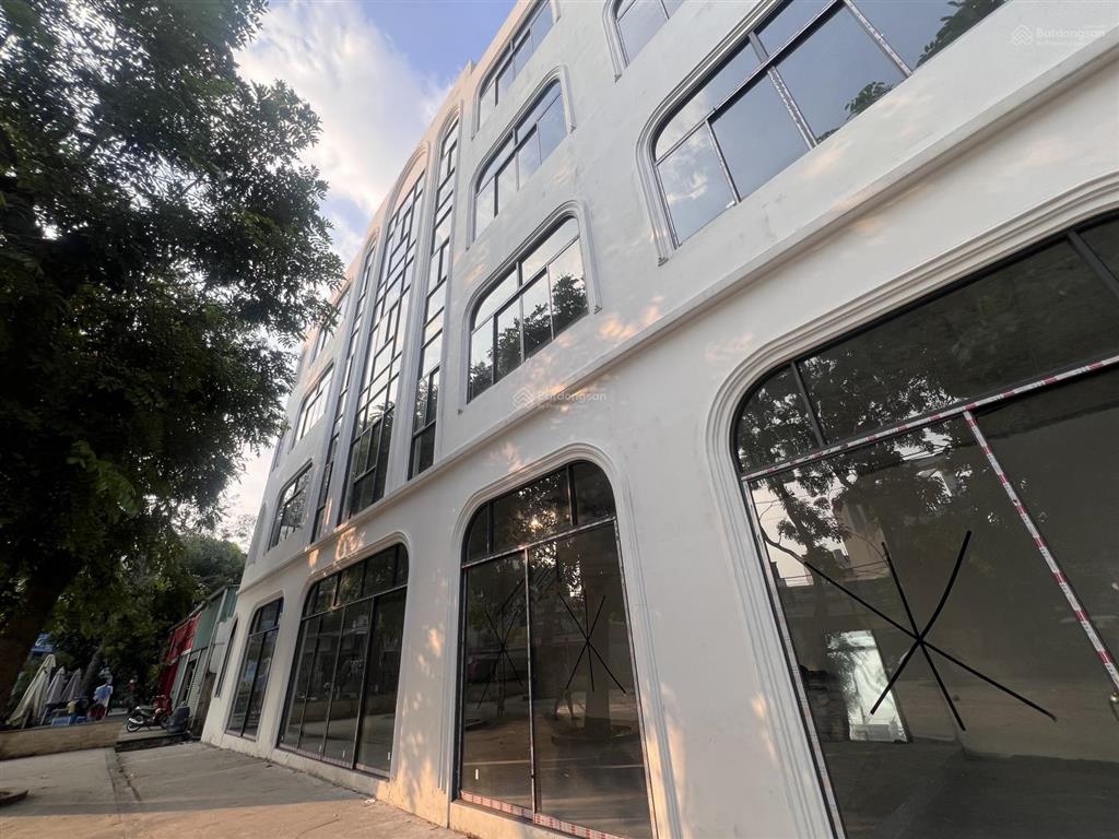 Kẹt bank 7tỷ bán nhà 5 lầu 5x24m dt 120m2 hơn 10tỷ