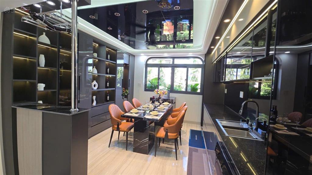 Lãi bank cao, xây chưa kịp ở bán nhà xây mới 5 tầng full nội thất hơn 9 tỷ