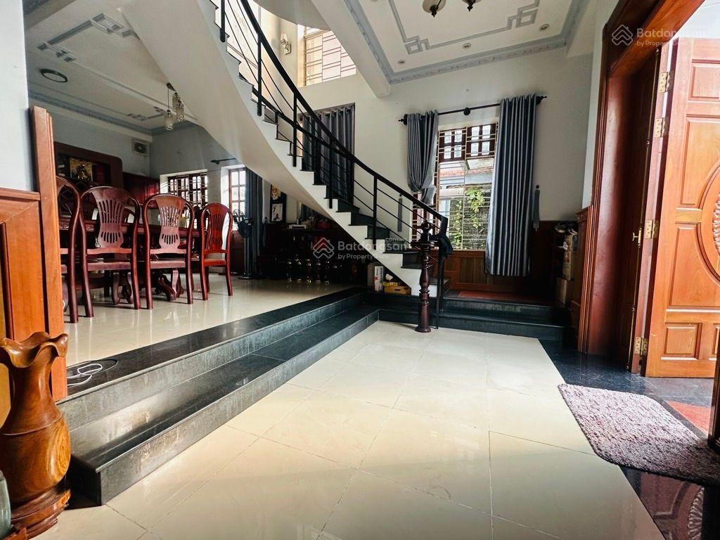 Bán kín biệt thự 200m2 có sân vườn hơn 10tỷ kha vạn cân thủ đức