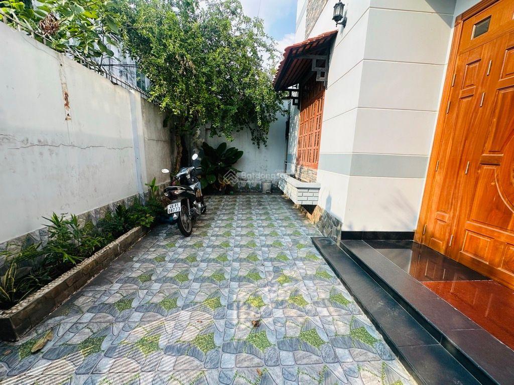 Bán kín biệt thự 200m2 có sân vườn hơn 10tỷ kha vạn cân thủ đức