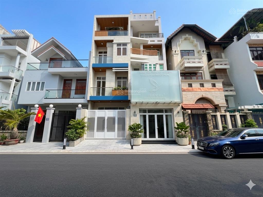 Cần bán nhà 4 lầu,vỉa hè kinh doanh hoàng diệu 2 thủ đức hơn 10t