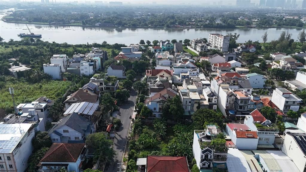 Biệt thự view sông, 15x26m, đồng bộ 1 hầm 3 lầu, hiếm có 18 căn nội khu, chào 33 tỷ