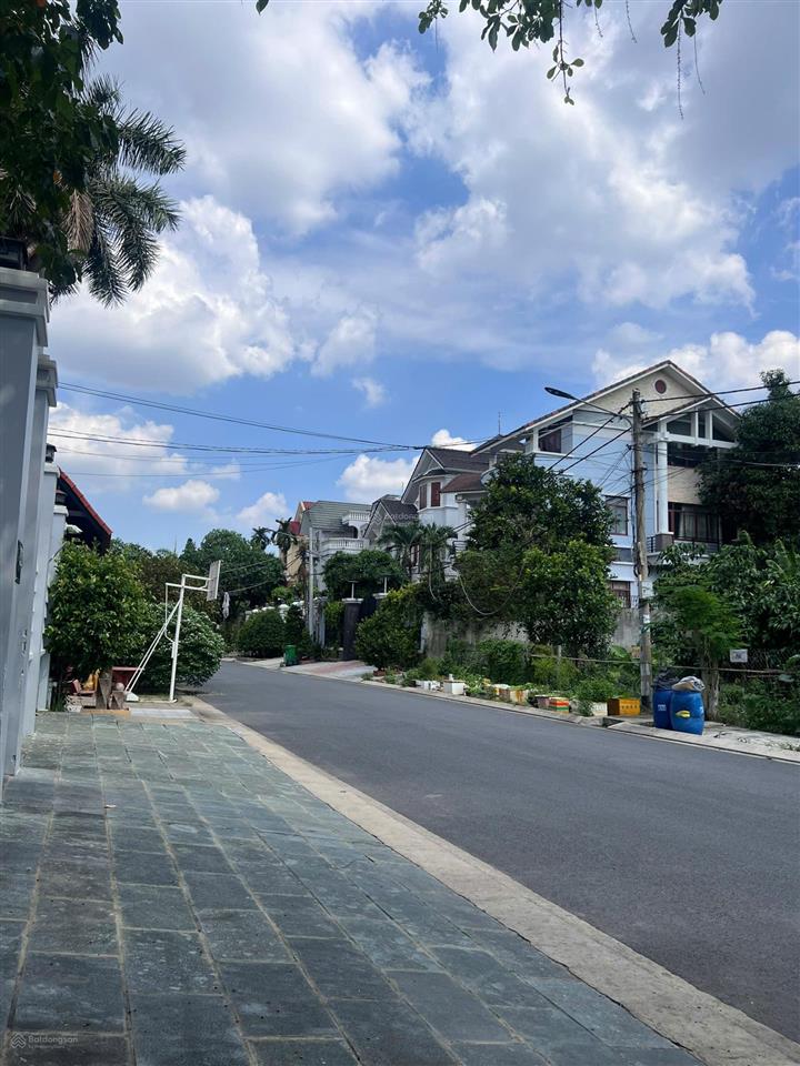 Biệt thự view sông, 15x26m, đồng bộ 1 hầm 3 lầu, hiếm có 18 căn nội khu, chào 33 tỷ